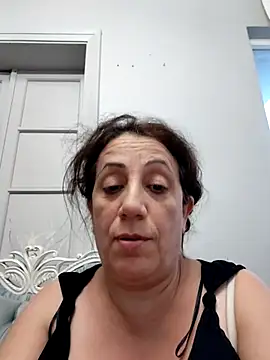 esineee online show from 6, 7, 2026