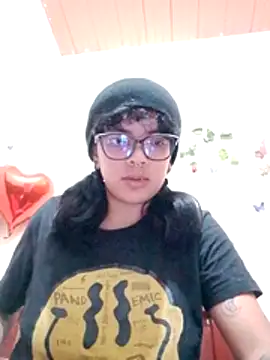 Snapshot of MacG21_ chatting on 10, 7, 2026 MacG21 online show from 10, 7, 2026
