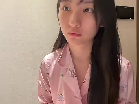 Snapshot of miumikkkki chatting on 7, 7, 2026 miumikkkki online show from 7, 7, 2026