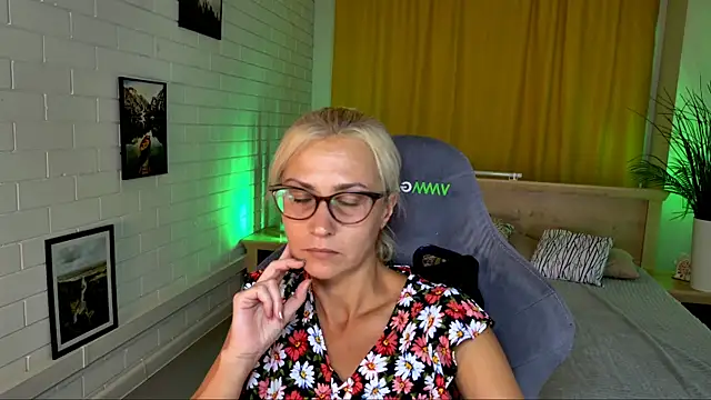 RondaGrinz online show from 8, 7, 2026
