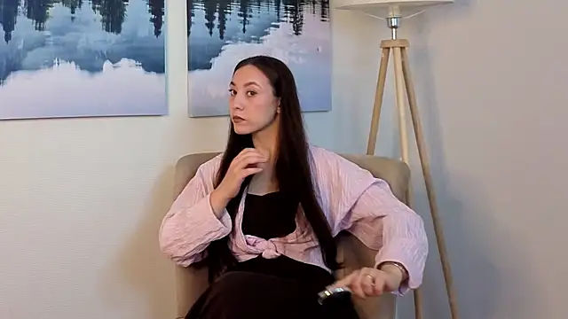 JinnyMenzella online show from 11, 7, 2026