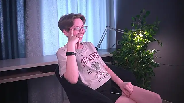 JulietaSthole online show from 7, 7, 2026