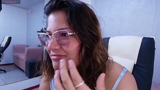 Lucero Angels online show from 8, 7, 2026