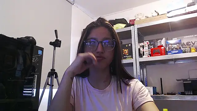Luna sweetie  online show from 9, 7, 2026