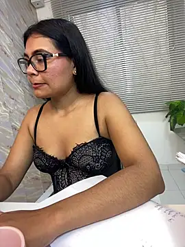 SofiaaReed online show from 10, 7, 2026