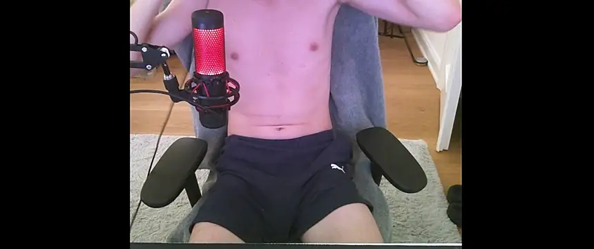 Snapshot of LeonCavell chatting on 8, 7, 2026 LeonCavell online show from 8, 7, 2026