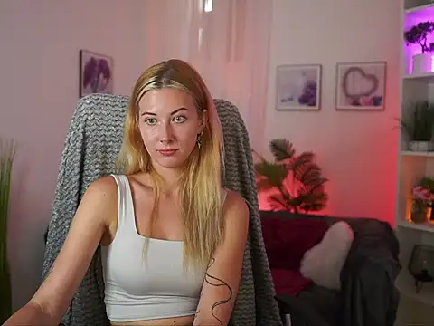 EmilySwann  online show from 8, 7, 2026