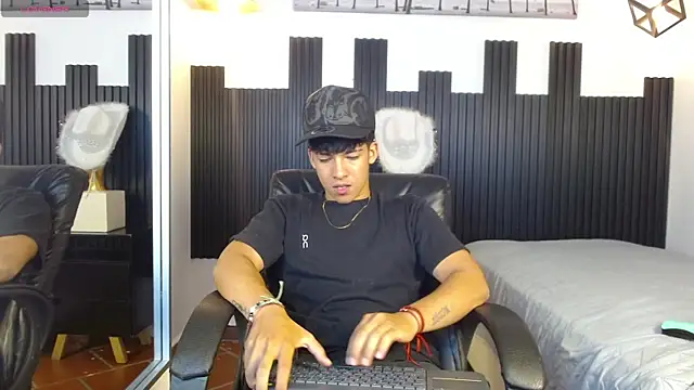 Snapshot of ren_storm chatting on 19, 7, 2026 ren storm online show from 19, 7, 2026