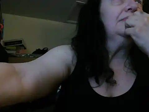 shadowdashlyla online show from 10, 7, 2026