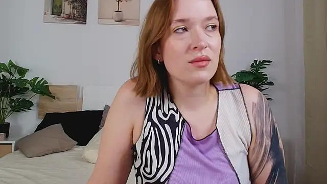 Snapshot of Tia_shy chatting on 18, 7, 2026 Tia shy online show from 18, 7, 2026