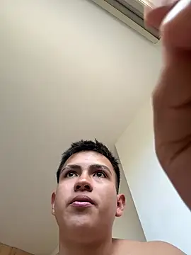 Santiagomg  online show from 10, 7, 2026