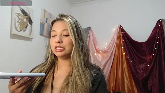 Snapshot of Amelia_xRosse chatting on 17, 7, 2026 Amelia xRosse online show from 17, 7, 2026