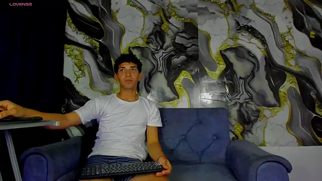 Snapshot of efrain_boy chatting on 12, 7, 2026 efrain boy online show from 12, 7, 2026