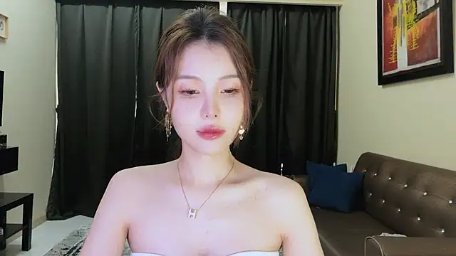 Yuki Juicy online show from 15, 7, 2026