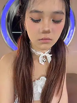 Snapshot of Lunebaby chatting on 12, 7, 2026 Lunebaby online show from 12, 7, 2026