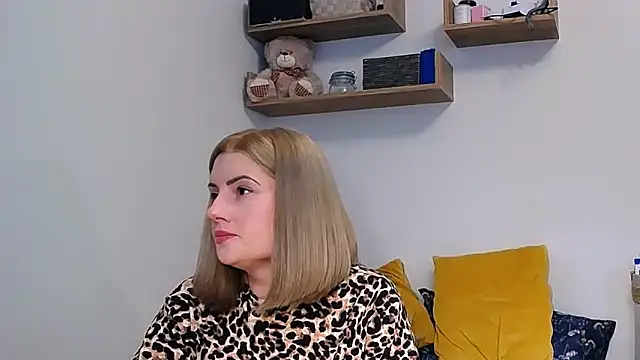 alisenties online show from 17, 9, 2025