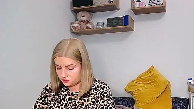 alisenties online show from 19, 9, 2025