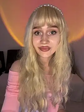 Snapshot of Charlotte_Pretty chatting on 13, 7, 2026 Charlotte Pretty online show from 13, 7, 2026