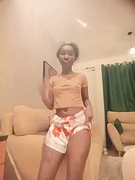 queenveecoco online show from 14, 7, 2026