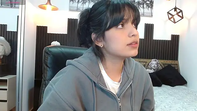 yurii petite online show from 15, 7, 2026