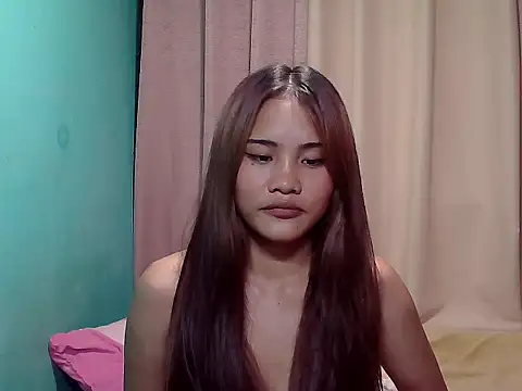 Snapshot of morenapinay_beauty chatting on 15, 7, 2026 morenapinay beauty online show from 15, 7, 2026