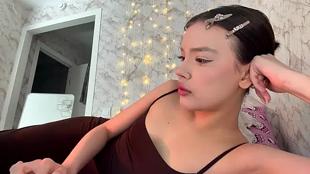 JenniferJenny  online show from 15, 7, 2026