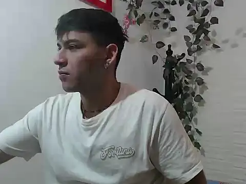 Snapshot of omar202612 chatting on 15, 7, 2026 omar202612 online show from 15, 7, 2026