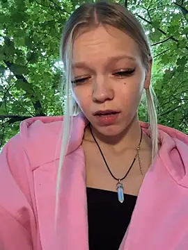 Foxy Blondie online show from 6, 8, 2026