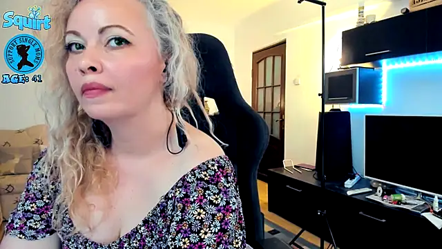 WhitneyLynn online show from 12, 9, 2025