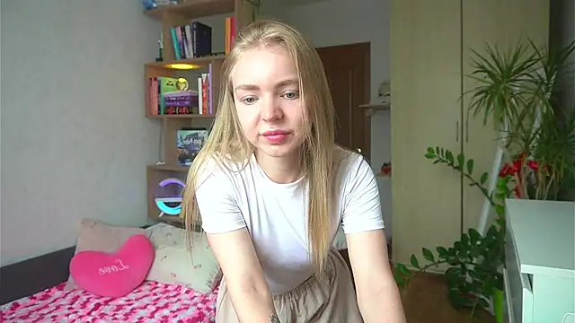 Emilyemmi online show from 18, 7, 2026
