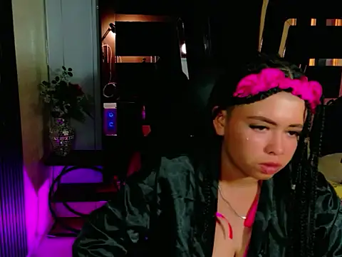 lunabustygirl2 online show from 5, 8, 2026