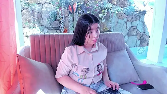 CarolineSoliz online show from 16, 7, 2026