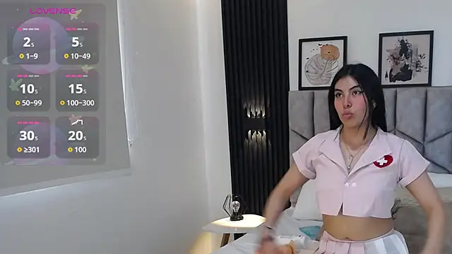 Bella Cute 01 online show from 17, 7, 2026