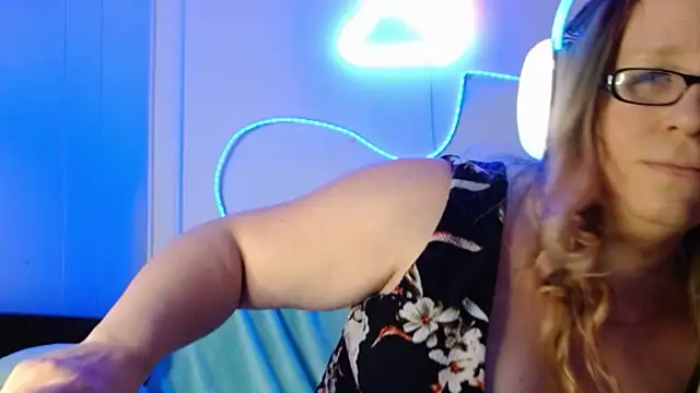 XxMs StarzxX online show from 17, 1, 2025