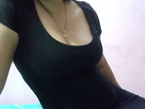 KIARA THE  QUEEN online show from 17, 7, 2026