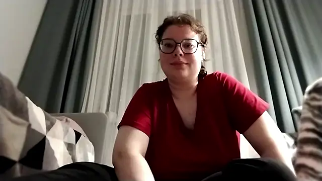 Snapshot of MulaVixen chatting on 20, 7, 2026 MulaVixen online show from 20, 7, 2026