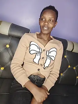 Snapshot of Petite_Lola8 chatting on 18, 7, 2026 Petite Lola8 online show from 18, 7, 2026