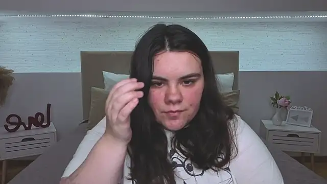 Snapshot of Ukr_Lena chatting on 20, 7, 2026 Ukr Lena online show from 20, 7, 2026