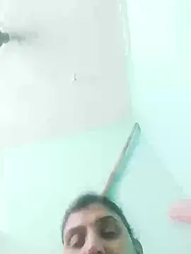Snapshot of ShaliniL10 chatting on 21, 7, 2026 ShaliniL10 online show from 21, 7, 2026