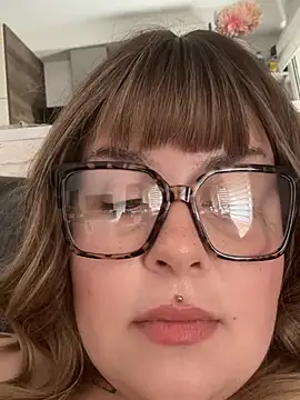 Peachy bella online show from 22, 7, 2026