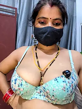 Laila fuck online show from 24, 7, 2026