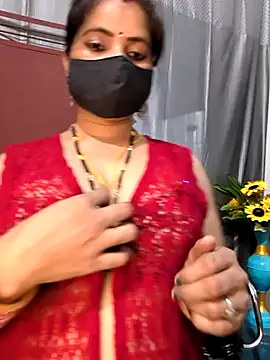 Laila fuck online show from 25, 7, 2026