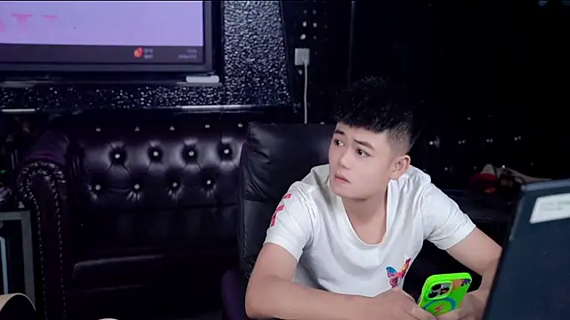 Snapshot of xxou02 chatting on 25, 7, 2026 xxou02 online show from 25, 7, 2026