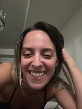 Snapshot of mellybearzzz chatting on 22, 7, 2026 mellybearzzz online show from 22, 7, 2026
