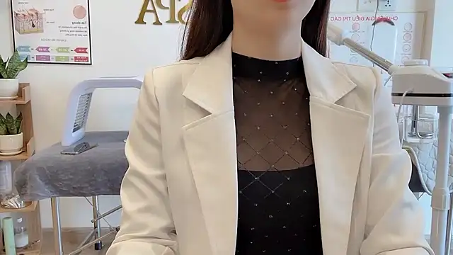 Katy Bae online show from 12, 11, 2025