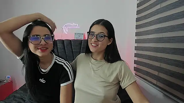Lisa sophia  online show from 26, 7, 2026