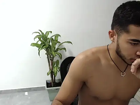 Snapshot of carlitospuma chatting on 23, 7, 2026 carlitospuma online show from 23, 7, 2026