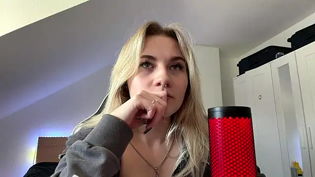 tutsiecutie online show from 24, 7, 2026
