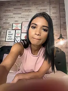 HeyBunnyXXX online show from 23, 7, 2026