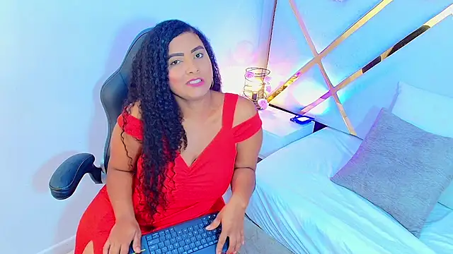 Cristal Curly online show from 24, 7, 2026